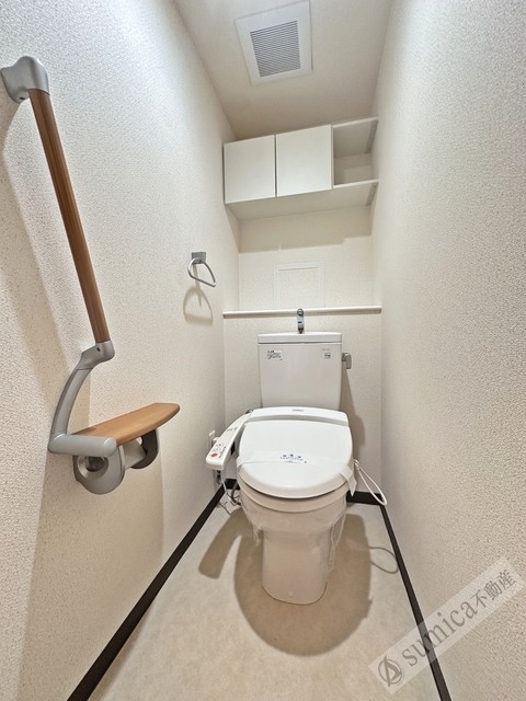 トイレ　温水洗浄便座完備♪