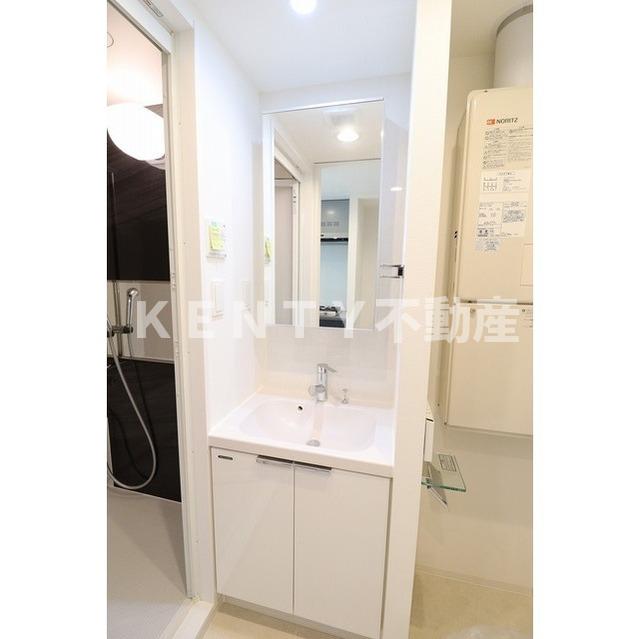 洗面設備　スペースが確保できる洗面所です