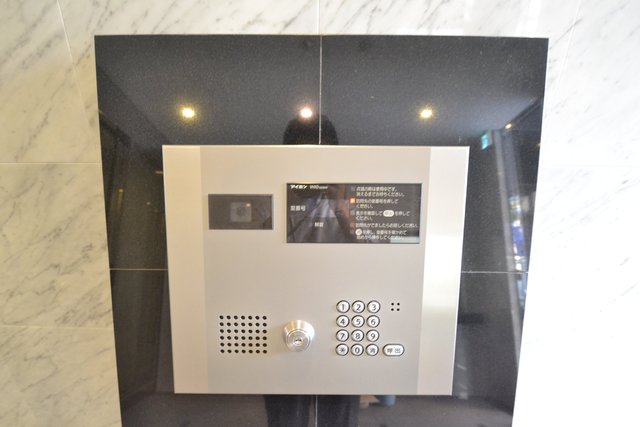 ロビー　オートロック