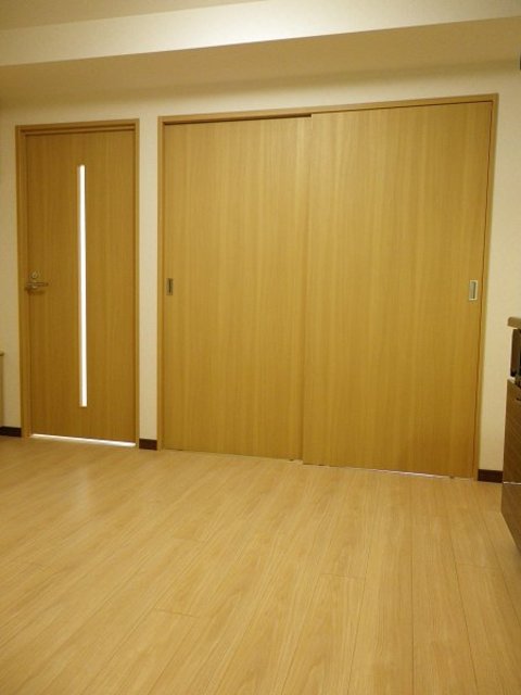 居室・リビング　室内