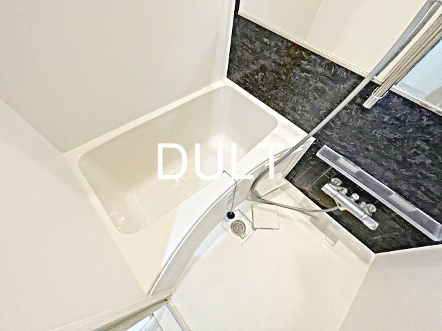 バス・シャワールーム　バスルームです。