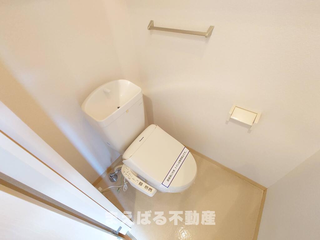 トイレ　温水洗浄便座