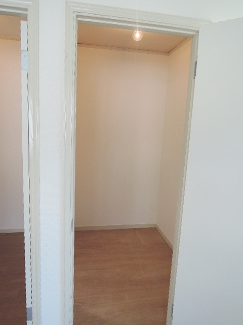 収納　広々とした納戸　荷物が多くても安心