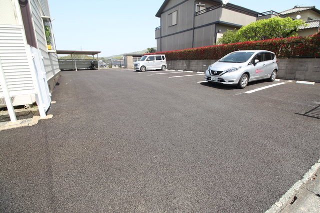 駐車場　駐車場