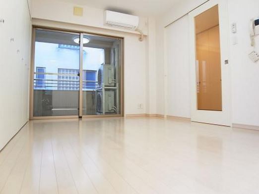 居室・リビング　※別部屋の参考写真です。