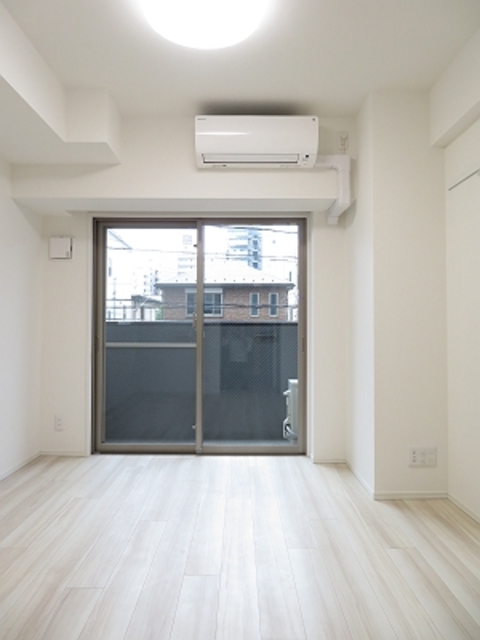 居室・リビング　こちらのリビングで趣味の時間をお楽しみください