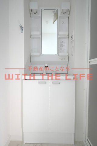 洗面設備　朝の支度にも助かる、独立の洗髪洗面化粧台