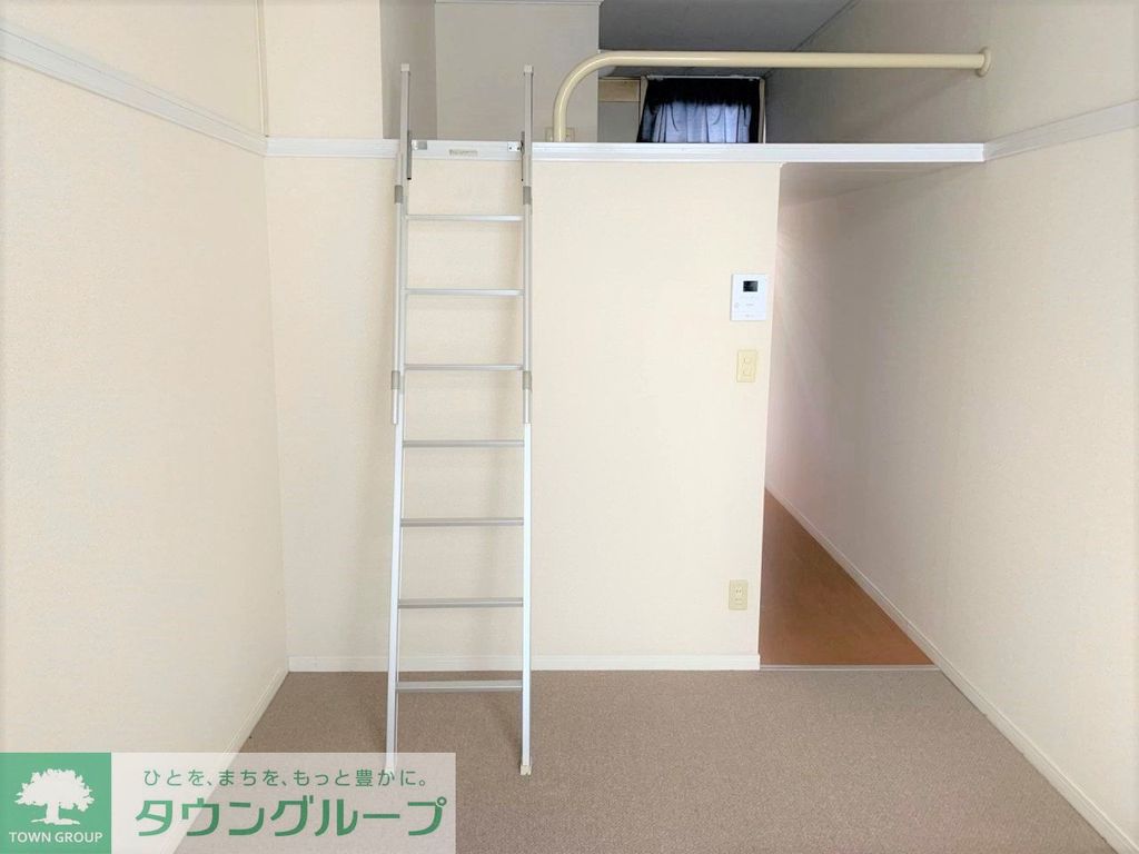 居室・リビング　1階タイプのお部屋です。