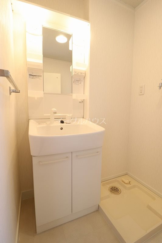 洗面設備　別部屋写真使用