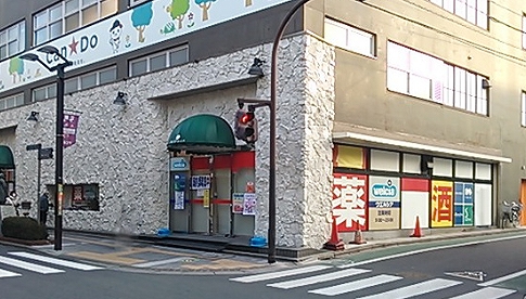 ドラックストア　ウエルシア三鷹下連雀店（ドラッグストア）まで442m