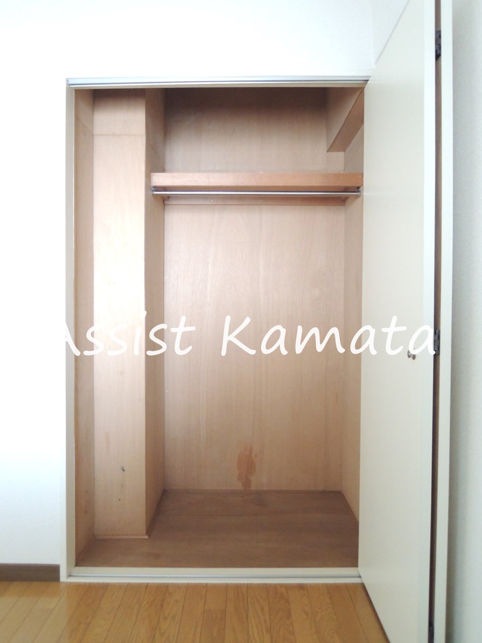 収納　写真は同タイプの別号室です