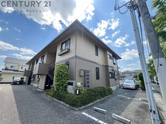 建物外観　敷地内に駐車場あります！