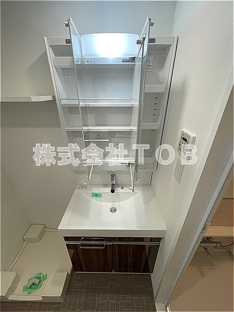 洗面設備　3面鏡　シャンプードレッサー