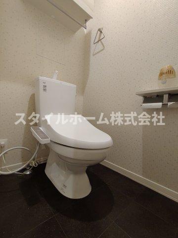 トイレ　同建物内別部屋の写真です。