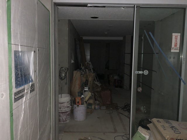 エントランス　エントラン　建築中