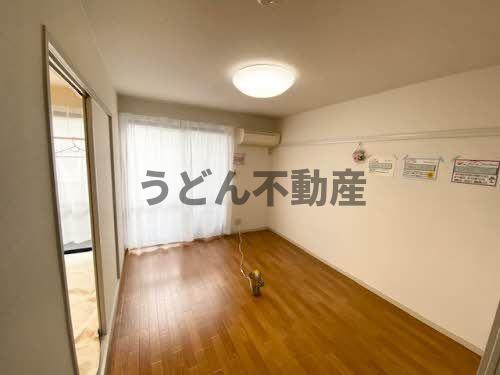 居室・リビング　うどん県のお部屋探しはうどん不動産へ うどんちゃんとLINE