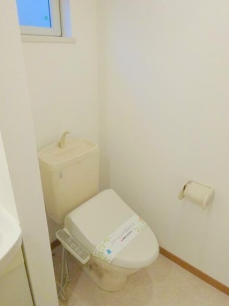 トイレ　※同仕様写真含む