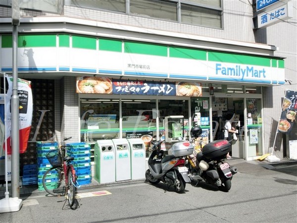 コンビニ　ファミリーマート黒門市場前店（コンビニ）まで106m
