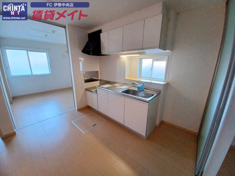 キッチン　同物件反転タイプの画像です