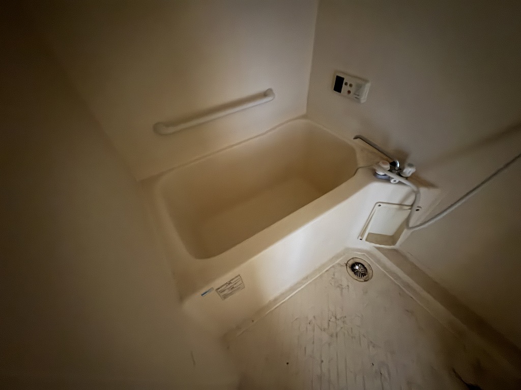 バス・シャワールーム　コンパクトで使いやすいお風呂です