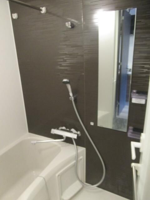 バス・シャワールーム　浴室には乾燥機が付いているので梅雨の時期でも安心です☆