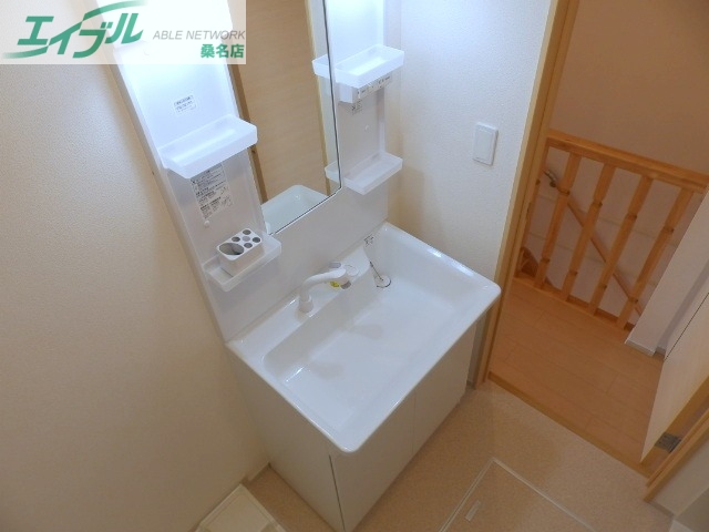 洗面設備　同型参考写真