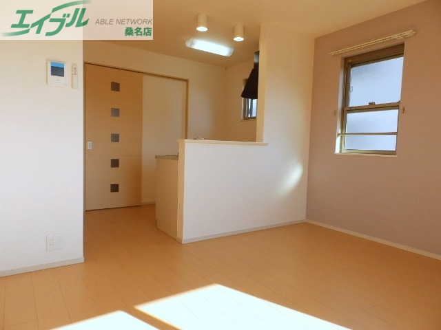 居室・リビング　同型参考写真