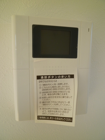 セキュリティ　来訪者の顔を見て話せる、モニター付インターフォン☆