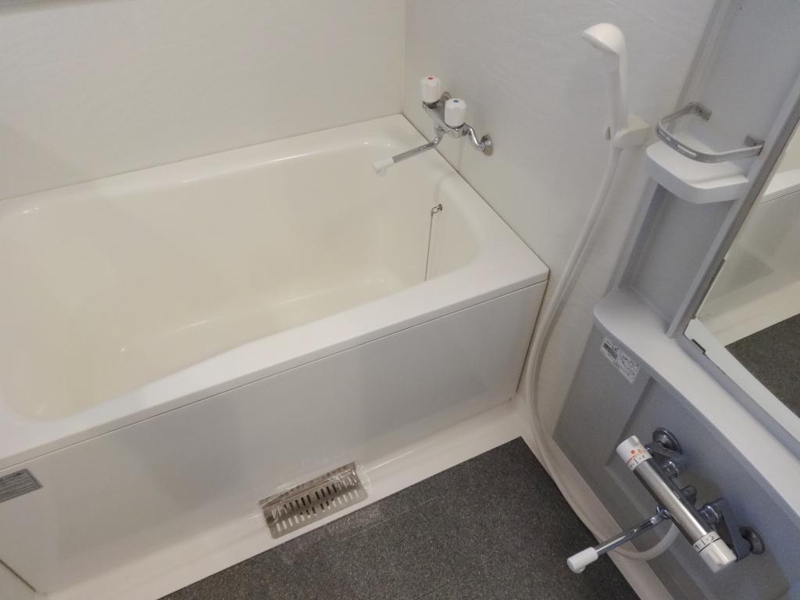 バス・シャワールーム　一日のお疲れをお取りください。