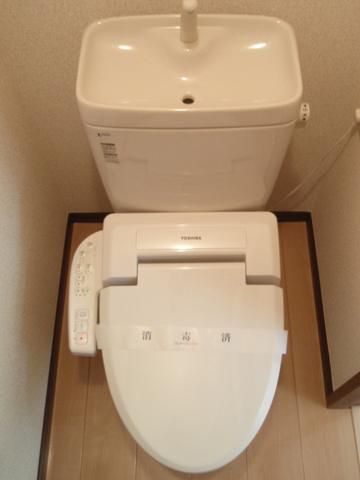 トイレ　※別号室参考写真です