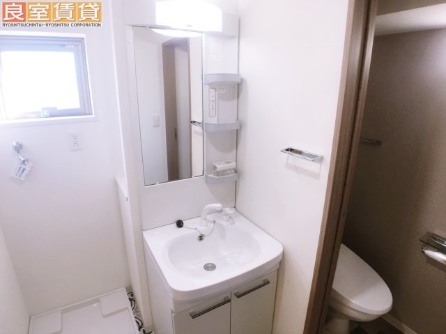 洗面設備　※写真は同物件の別部屋のものを流用しております。現状を優先し