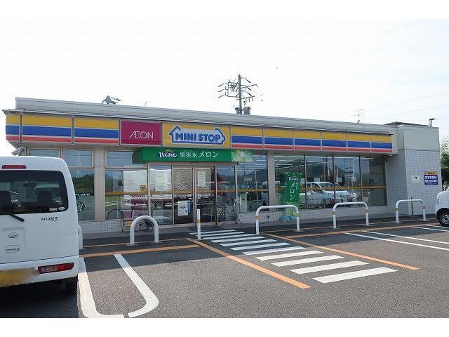 コンビニ　ミニストップ（コンビニ）まで550m