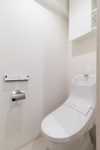 トイレ　※写真は同タイプ住戸です。