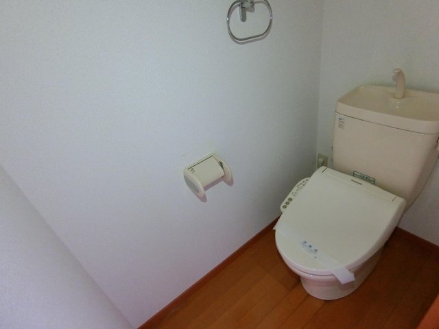 トイレ　トイレもきれいです