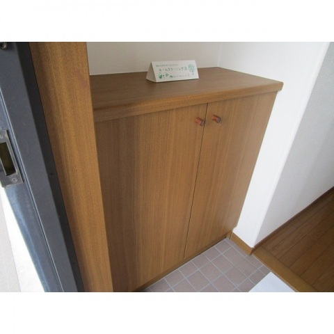 玄関　靴箱