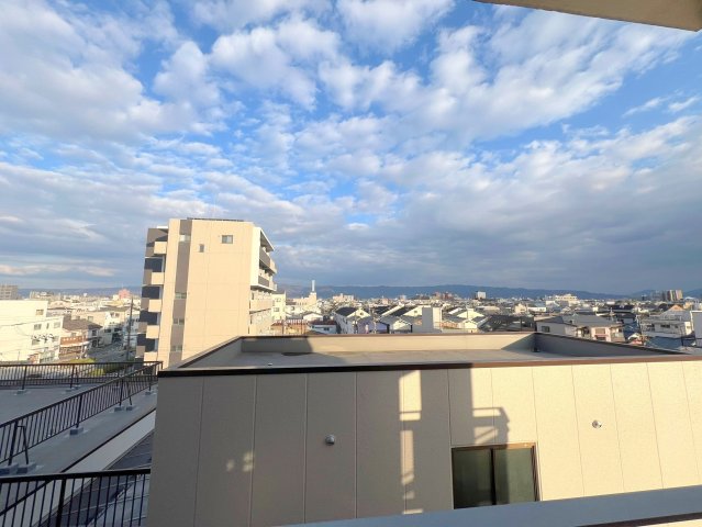 眺望　この見晴らしが明るいお部屋を作ってますよ。