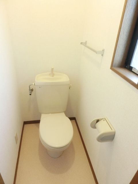 トイレ　窓付きのトイレ