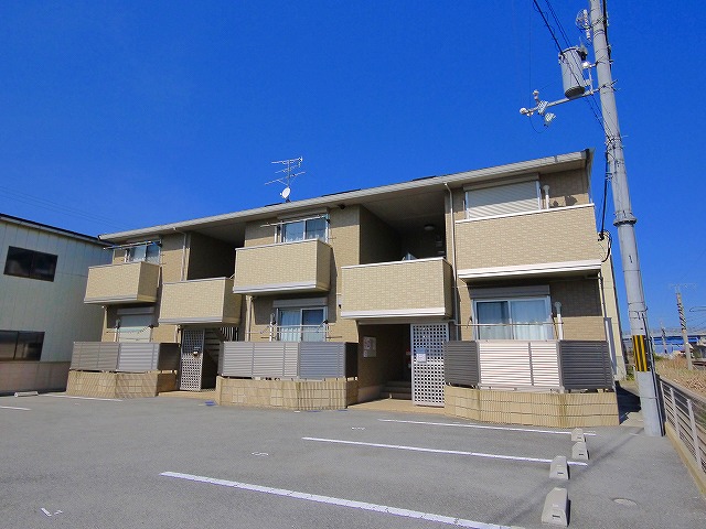 建物外観　落ち着いた雰囲気の外観です