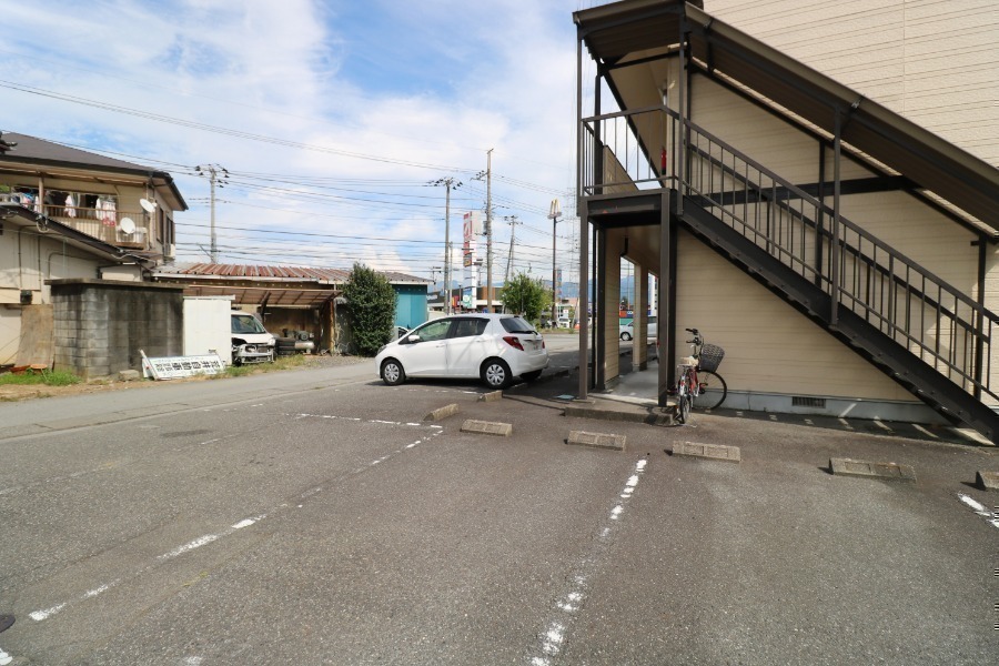 駐車場　駐車場