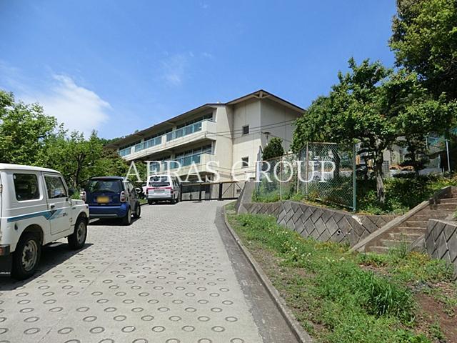 小学校　町田市立小山田小学校（小学校）まで833m