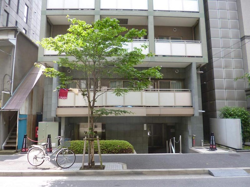 エントランス　内見予約受付中 お気軽にお問合せ下さい♪