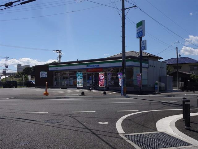 コンビニ　ファミリーマート（コンビニ）まで2059m