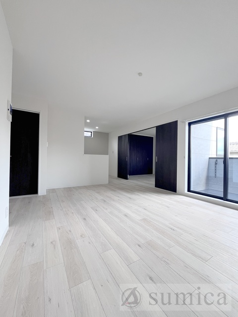 バルコニー　建具がアクセント♪お部屋をおしゃれに演出します＾＾