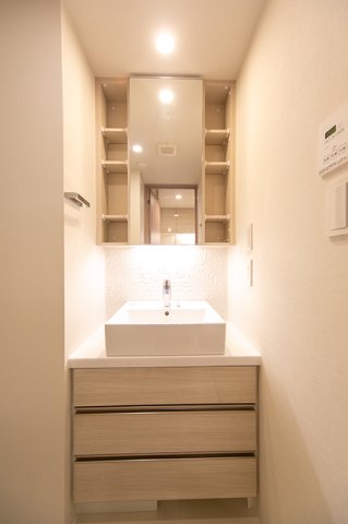 洗面設備　※写真は同タイプ住戸です。