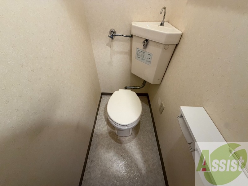 トイレ　こちらはトイレです。清潔感があり、安心して使用できます。