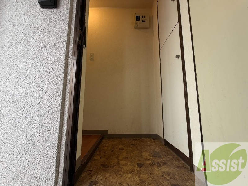 玄関　玄関の様子です。明るい印象ですね。気分もあがりそう。