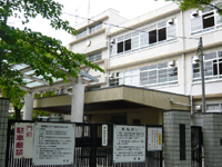 中学校　尼崎市立小田中学校（中学校）まで668m