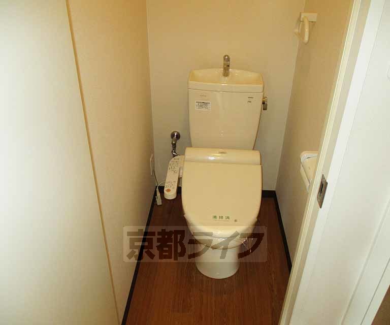 トイレ　ウォシュレット付きのトイレです。