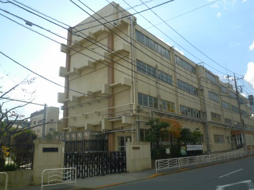 小学校　江東区立深川小学校（小学校）まで435m