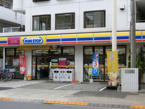 コンビニ　ミニストップ大田中央店（コンビニ）まで290m
